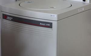 High-speed preparative centrifuge Avanti RJ301 (BECKMAN, USA)